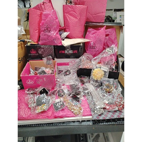 Paparazzi Jewelry Lot 50 Pieces - Necklaces, Bracelets, Earrings. - Picture 16 of 16